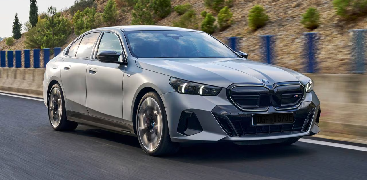 Best Cars for Long Road Trips in 2025, Long distance travel, Road trip SUVs in 2025, Best hybrid cars for road trips, Top electric cars for road trips, 